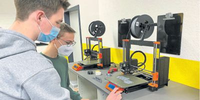 Bildungsinitiative spendet Gymnasium Remigianum 3D-Drucker